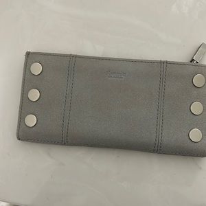 Hammitt wallet
